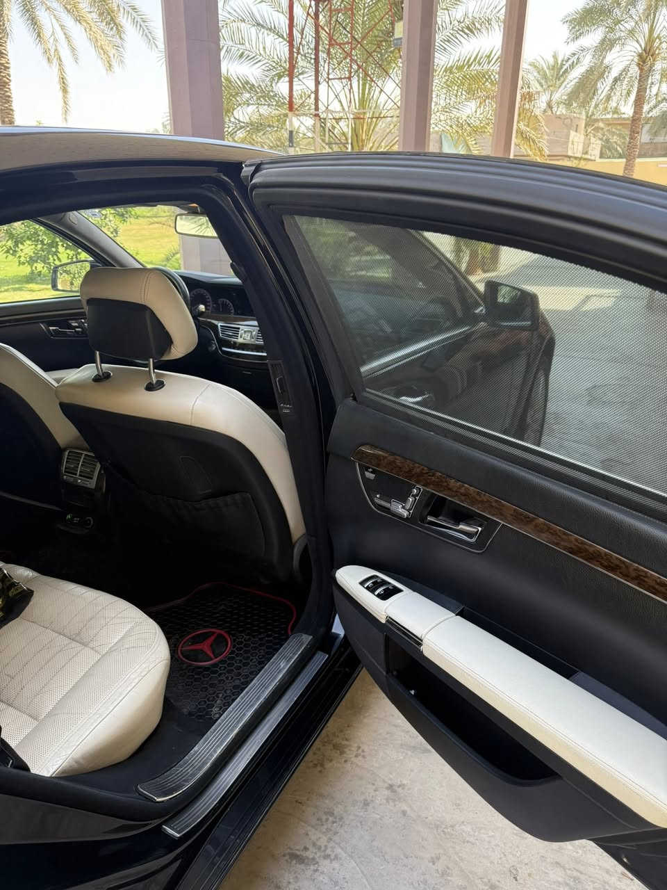 بغداد
مارسيدس بنز S350  موديل 2013 اربيل
سياره كامله وجاهزه
سقف بانوراما
مكفوله من كلشي 
فقط الدعاميه الاماميه مصبوغه بدون حادث
السنويه بأسمي والهزه بعدها ماساقطه
تاير جديد  مابيها اي نقص
ماشيه 157000 كيلو متر
السعر 29500$ وبيها مجال للشراي
السياره مكانه بغداد
التواصل عبر الماسنجر او الاتصال ***********
