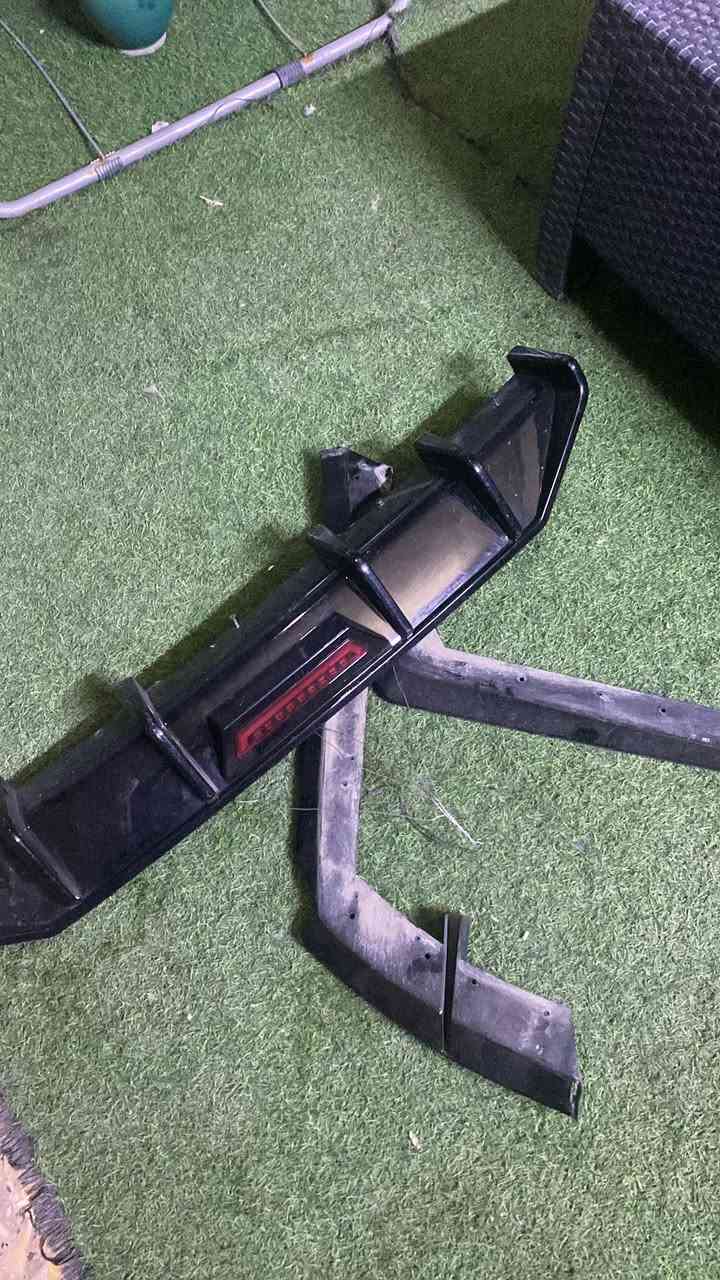 دفيوزر النترا من ٢١ لل٢٣ يرهم فقط بي كسر موضح بصورة والقطعة موجود تنلحم فايبر
سعرة بالبيجات ب٧٥ الف ابيعة ب٣٠ الف
اتصال ***********
¿
