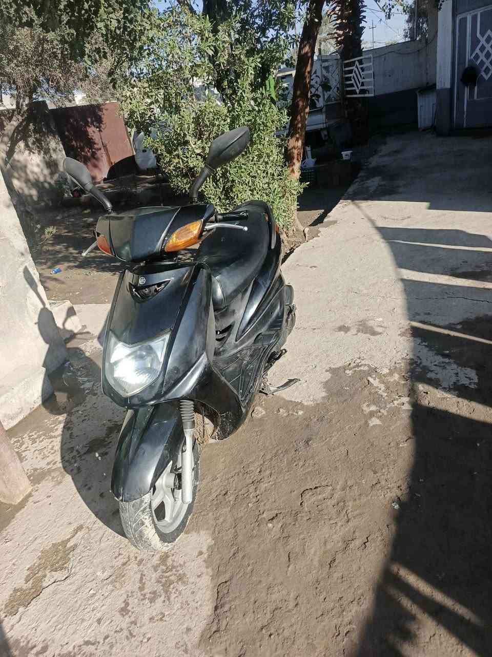 السلام عليكم دراجه للبيع سكنس نثيه 110ياباني اصلي  دبل اشاره شغال لايت شغال هورن شغال سكن شغال 
كج بانزين شغال كيلو متر شغال 
الدراجه نضيفه او ما متعوبه من 
المحل للبيت ما طالعه اوراق كامله 
دهن صارلي يومين من بدلته دراجه 
حلوه وا كفراتهه الصليات مو تجاري
سعر الدراجه 650 وا بيهه مجال لطيبين وا كل خطوه الف هله
المكان بغداد المعامل الاتصال عله الرقم
*********** وا موجود واتساب
