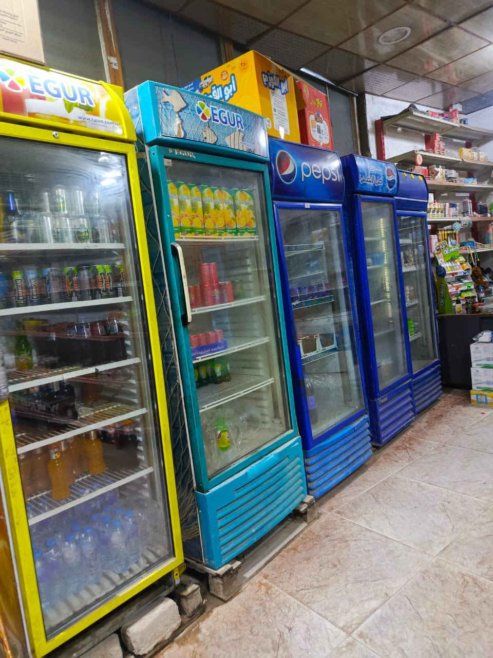 سلام عليكم
اغراض محل للبيع كاملات 

مجمدات عدد 4 

عارضات ببسي عدد 6 ثلاجات 

سفينه مال حلويات ورفوف كامله 

ارفوف مال جدران كامله 

عارضه مال جكاير 

عارضات سطحيه 

عارضات مال أچباس 

أسعار مناسبه 

مكلف بلنشر 

اتصل وتدلل : ***********
