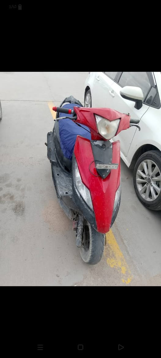 متاح دراجه للبيع السعر 300 وبيه مجال المكان البصره الشعيبه دور نواب الضباط حي المرتضى رقم الهاتف ***********
