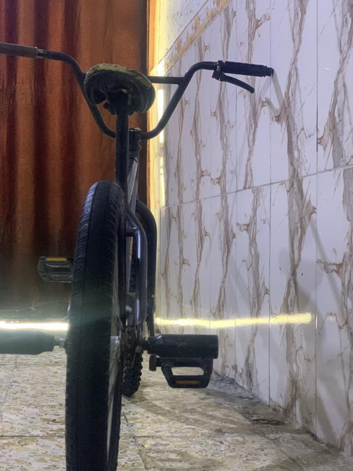 سلام عليكم بايسكل للبيع بي ام اكس ب 60 وبي مجال***********
