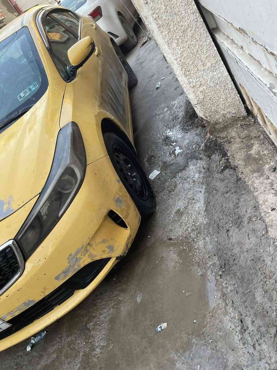 فورتي 18 للبيع
حادثها موضح بصور طخة ب البوب بجم كبس صندوك كبس 

السيارة جاهزة للاخير عوزها فرن صبغها الاول ومكشر 

كير ومحرك بلادي عشركة 
دوشمة تايرات تبريد جاهزة سيارة ماشية 130 

السعر 114 بيها مجال للشراي مكاني بغداد الجديدة 

***********
