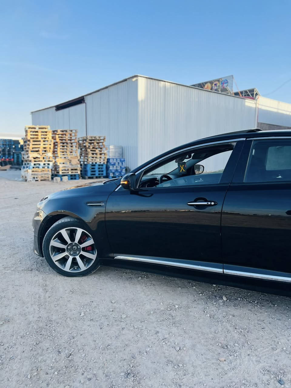 من رخصت الادمن المحترم
اوبتما 
موديل ١٣
فول مواصفات للخير 
بنراما 
كشانه جلد تدفئه تبريد 
بصمه تشغيل وبصمه ابواب 
مري شفط
تبريد شغال 
كير محرك بل كارتون 
صدر امامي خلفي جديد 
سياره امريكي 
محركها تيربو مو GDI
تبريد قطعتين 
شاشه اوكس بلوتوث فلاش 
مانع نزلاق 
بعد بيها مواصفات هوايه 
سياره ضررها من امريكا دعاميه وراس البنيد 
سياره بيها صبغ فقط بنيد واني صبغته 
والباقي كفاله تروح تفحص 
تحويل ثاني يوم 
مكان رمادي 
سعرها ١٣٠ وبيها مجال 
الاستفسار ***********
واتساب ***********
