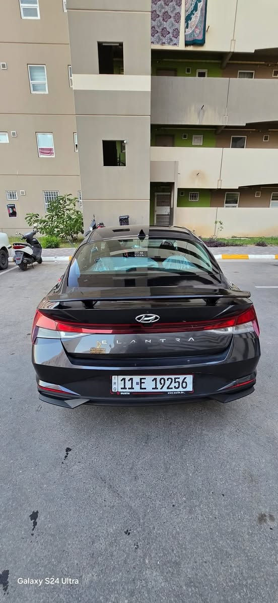 مراوس بكيا نيرو 
النترا 2022 وارد امريكي لون رصاصي 
محرك 2000 دوش 
حادثها جاملغ خلفي بدون صبغ بدون تبديل فقط بارد 
بصمة 
تشغيل عن بعد
رادارات امامي خلفي
كروز سرعه
قيادة ذاتية
تحديد مسار
سيارة نظيفة وحلوه للاستفسار ***********
