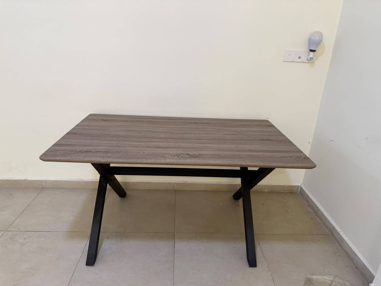 غراض بيت نظيفه استخدام قليل 
للبيع
بنكات سقفيه عدد اربعه الوحده سعرها 30
ميز طعام 125
مجمده 450
بنكة ع شحن ب 40
مكاني بغداد الغزاليه
للتواصل 
***********
