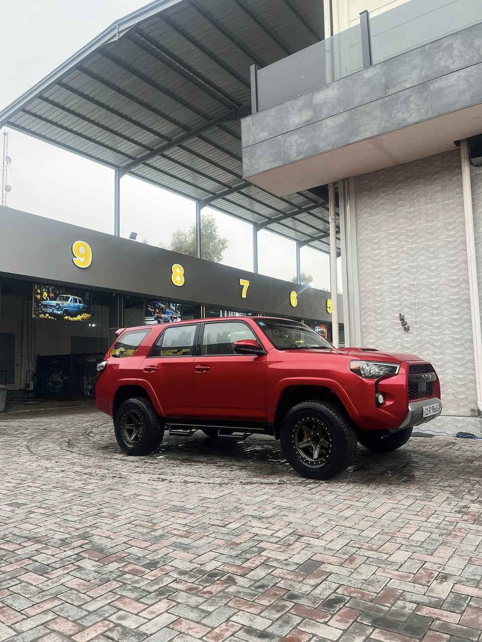 السلام عليكم
رمضان كريم وجمعه مباركة 
تيوتا فور رنر 2020 trd offroad
ماشية66 كيلو
سيارة جديدة كلش 
كلشي مذكور بالمنشور بدون ايرباك 
كفالة شاصي لغد مكينه كير  باسمي
سعر255 
***********
بغداد مجمع مشن
