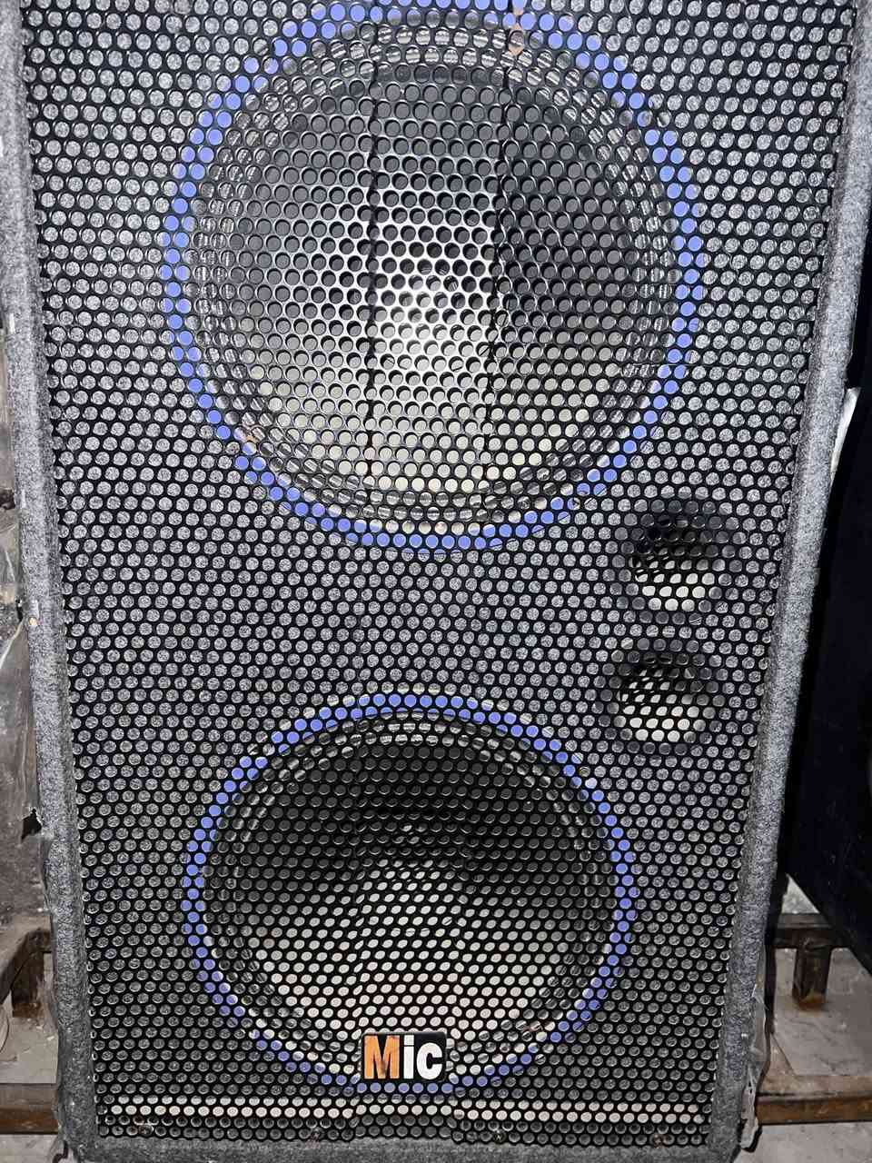 السلام عليكم
4 سماعات البيع 🔊 
زوج 15*12 أيراني 
زوج تابوت داير خشب
تجي تفحص وتشوف 
سعرهن 500 
تواصل على صفحة
او رقم ***********
