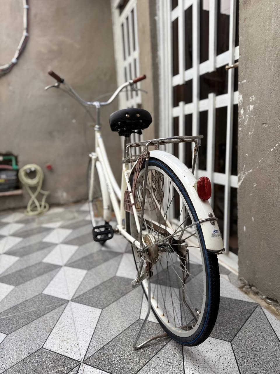 السلام عليكم بايسكل بناتي حجم26  موديل 2020 جديد حيل مابي كل نقص نظافته90% تايرات وجوابه وكشن كله جديد سعره 85 بي مجال مكاني بغداد الدوره ابودشير ***********
