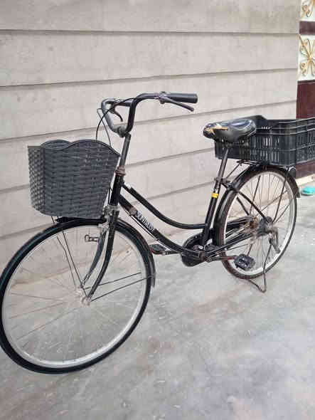 متاح بايسكل نضيف كلش حجم ٢٦ السعر ٧٥ قفل الاتصال ***********
