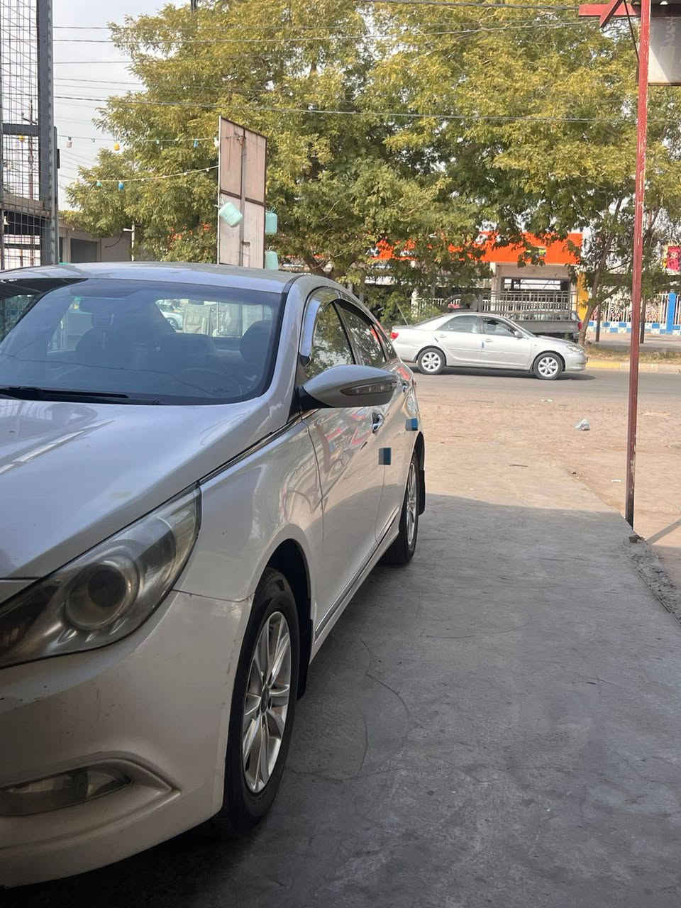 سلام عليكم 
سوناتا 2011 خليجي 
رقم صلاح الدين مشروع وطني سنويه جديده تحويل ثاني يوم 
محرك 2400جديد 
كير 6نمر بحاله جيده 
صدر امامي خلفي جديد 
تبريد ثلج 
كهربائية شغاله وبحاله جيده 
سياره جاهزه بيه صبغ قطعتين بدون لافتح ولا معجون 
السعر $112 وبيه مجال قليل 
العنوان صلاح الدين قضاء بلد
***********
