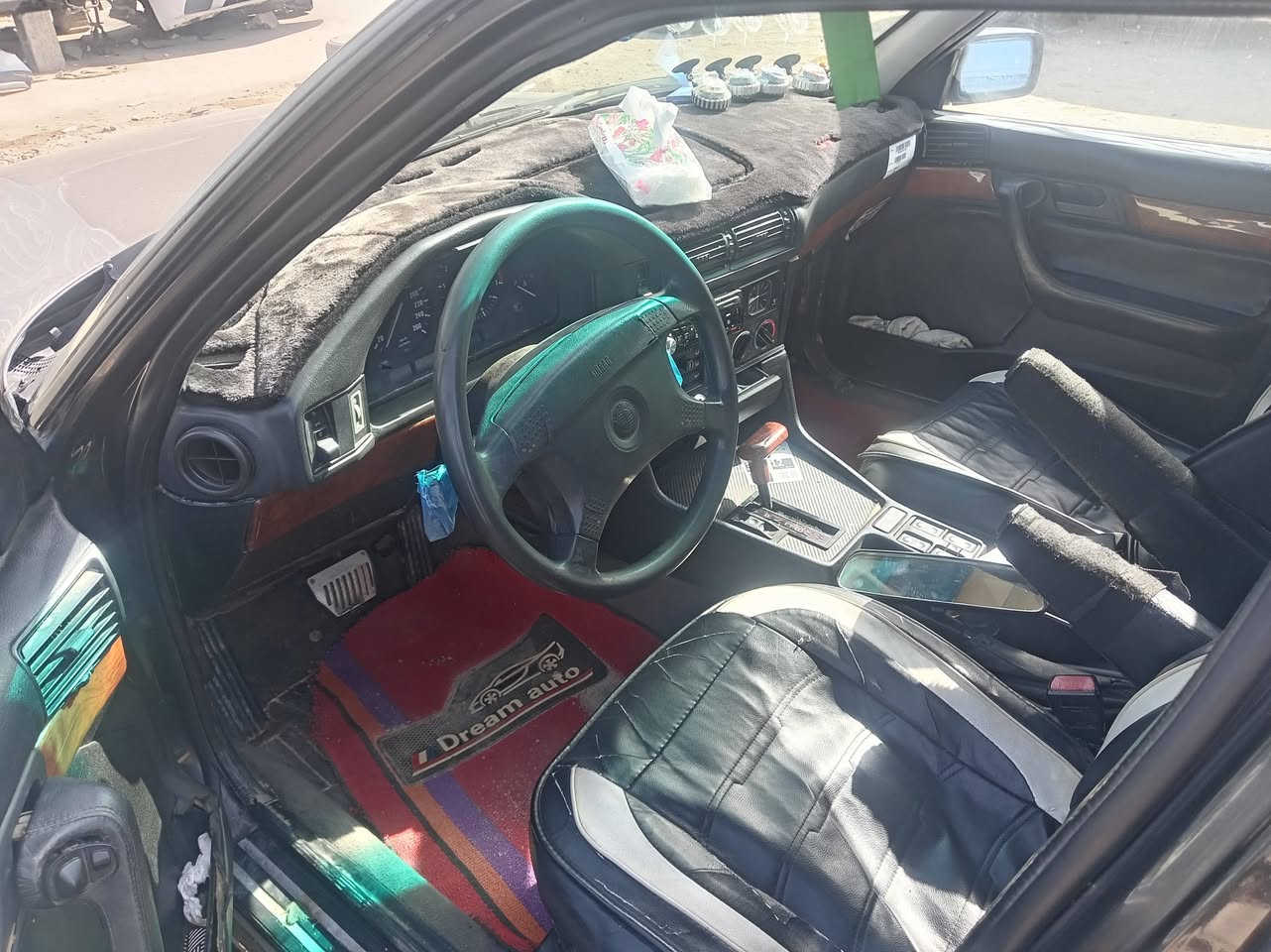 بي ام للبيع حجم ٥٢٠ محرك فانوس تبريد فتحه سقف داخل جلد اسود سياره جاهزه رقم بغداد دولي مكان كركوك *********** سعر ٥٠ بيه مجال بيع فقط سياره باسمي
