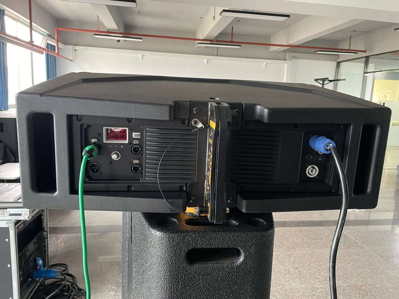 hDL20-A ，30A 50A  Welcome to learn more
WhatsApp +8618026787778 WeChat +Feng787778 
#Coaxialhornlineararrayspeaker
#PROSPEAKER
#subwoofer
#churchspeakers
#outdoorspeakers
#passivespeaker
#pasystem
#fullrange
#soundsystemspeakers
#concertspeakers
#soundspeaker
#mixer
#soundequipment
#djspeaker
#speakeramplifier
#poweramplifier
#stageentertainment
#linearraysoundsystem
#professionalspeaker
#churchsoundspeaker
#acnawvesubwoofer
#concertsoundsystem
#acnawvespeaker
#dj
#nawaudio
#djequipment
#audiosystem
#proaudiospeakers
#loudspeakersystem
#clubsound


**إذا كنت صاحب هذا الإعلان وتريد حذفه لأي سبب، رجاءا أرسل رسالة إلى الدعم الفني**