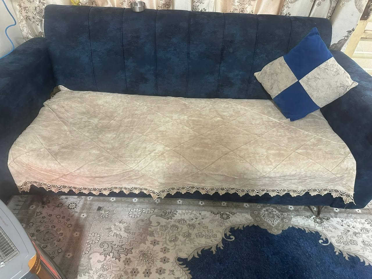 ***********
شراي يتفضل واتساب
قيم واخذ ثلاجه نظيفه سعر ١٠٠ الف + تخم تركي ٨ مقاعد ويا طاوله وسطيه مالته سعر مناسب 
عنوان بغداد الحريه ... متواجده فقط واتس
