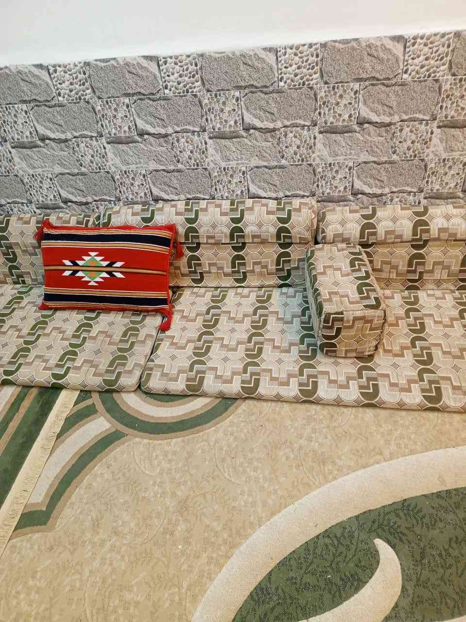 ديوان للبيع في منطقه الثوره 150، وبه مجال  ***********  ابو عباس
