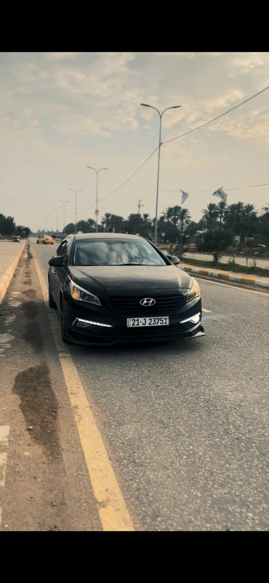 سلام عليكم وين الي يدور النضيف ؟ 
سوناتا 2017 وارد امريكي
داخل لونين 
عليها منظومه زنون ب 600$
ضرر السياره چاملغ وبنيد لا لغد لا دواخل لا ايرباك
حداديه شرط
تخم تاير
مواصفات نص فول
مكينه وكير مكفولات 
تحكمات ستيرن جهتين
3 انظمه قياده درايف مود 
كير 6 نمر
عليها منظومه لدات مارسدس ب 160$
تريد ثلج ❄️
سياره جديده متتعب عليها ولا فلس cruise مثبت سرعه 
مكينه 2400
السعر 145$ قابل للتفاوض 
للاستفسار ***********
مكاني بابل
