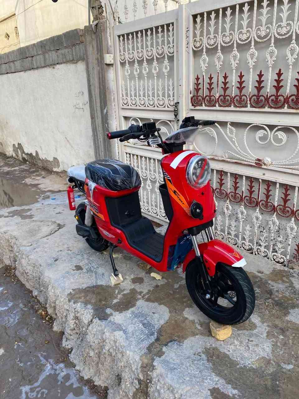 سلام عليكم R9للبيع سعر خاص دراجه نضيفه اتصال علا الرقم واتساب ***********
