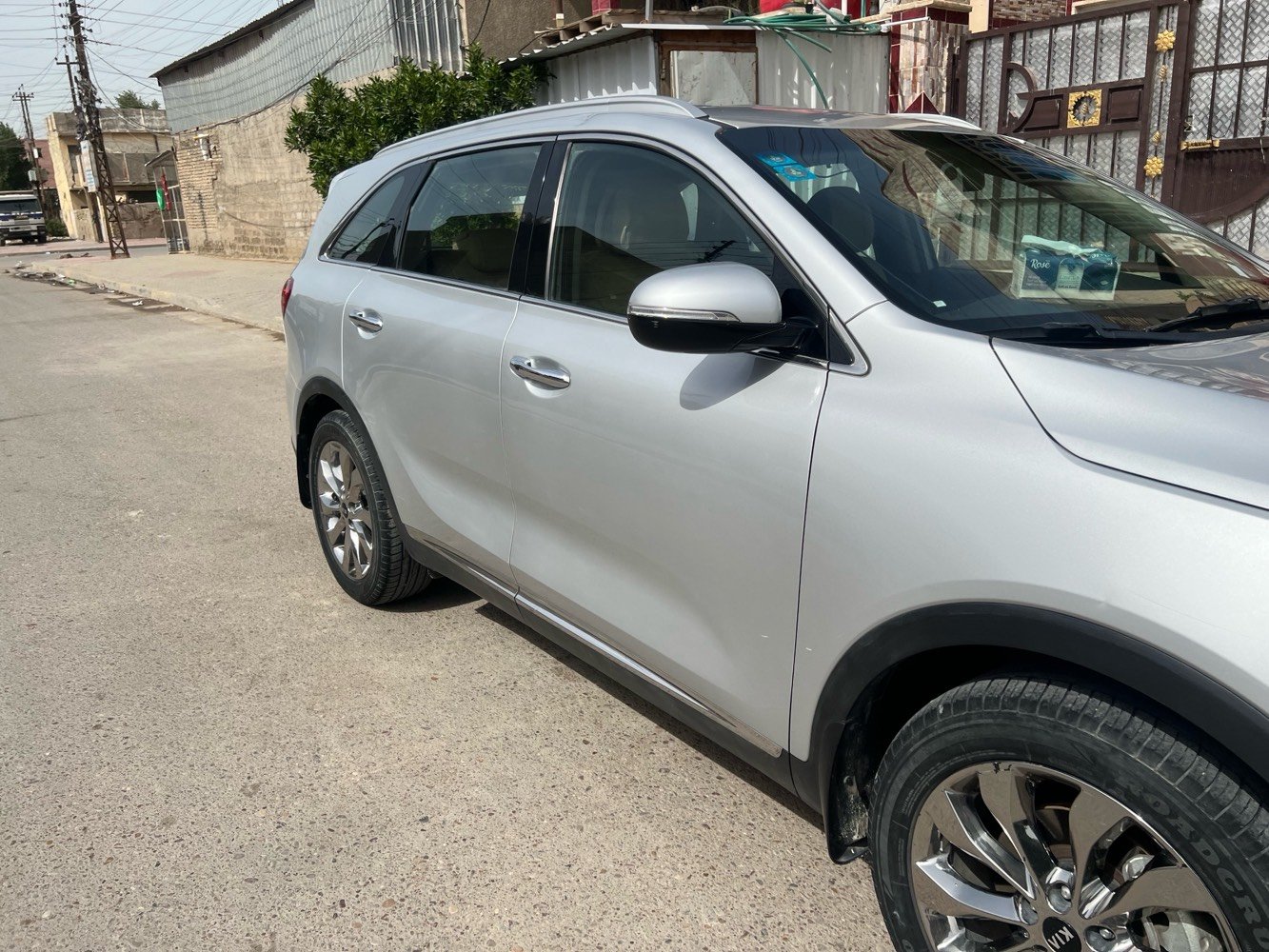 🚘 للبيع | كيا سورينتو 2020 سلفري مكفول 🚘

🔹 اللون: رصاصي

🔹 محرك 6 سلندر 3500 CC

🔹 7 راكب

🔹 6 أنظمة قيادة

🔹 بصمة تشغيل ودخول

🔹 شاشة كبيرة مع Apple CarPlay

🔹 نظام ملاحة (Navigation)

🔹 حساسات أمامية وخلفية

🔹 مرايا ترحيب شفط 

🔹 باب الجنطة كهربائي

🔹 كشنات  كهربائية

🔹 3 قطع تبريد

🔹 ويل نيكل

🔹 شحن لاسلكي

🔹 ستائر جانبية

🔹 تحكمات استيران 



✅ جاهزة للفحص 



📍 الموقع: بغداد جسر ديالى 



📏 العداد: 105 كم 



💰 السعر: 223$



📞 للتواصل: ***********