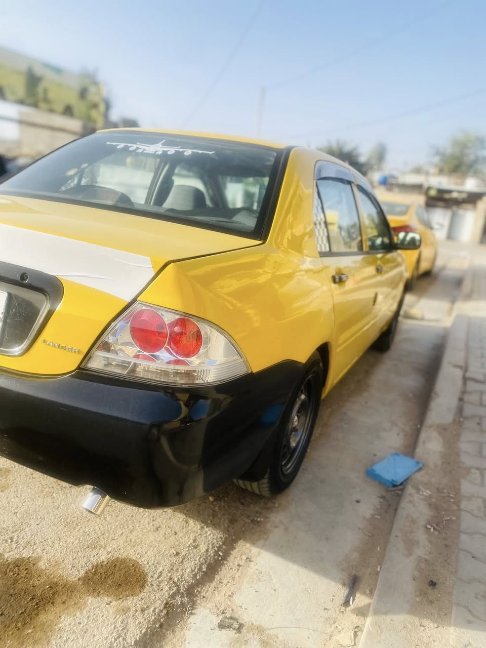 السلام عليكم لانسر موديل 2009رقم بغداد راعيها متوفي السياره نعمه خير من الله معمره جديد تخم تاير صدر جديد مكينه 2000 داخله حلو مدوشمه السياره كبل للشارع ما تصرف عليها عنواني بغداد الحسينيه الراشديه 
رقم الهاتف ***********
السعر 52 وبيها مجال
