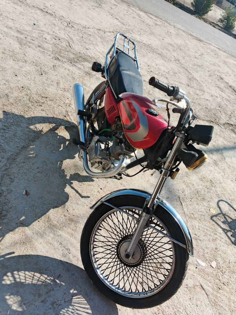 سلام عليكم تايكر للبيع 20 اوراق كامله  مكاني بعقوبة تقاطع القدس دور زراعه سعره ٢٦٠ وبيه مجال بسيط تواصل عله رقم ***********
