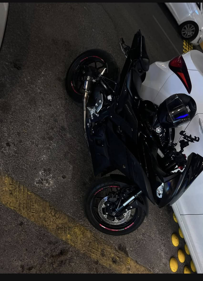 للبيع Yamaha R3 موديل 2020
دراجة Yamaha R3 موديل 2020 لون أسود، بحالة ممتازة جداً وخالية من الحوادث.

* الموديل: 2020

* اللون: أسود

* العداد: 12,000 كم

* خالية من الحوادث

* استخدام شخصي والمحرك والجير بحالة ممتازة

* لا تحتاج أي مصروف

* جاهزة للفحص في أي وقت

الدراجة معروفة بقوتها واعتماديتها واقتصادها بالوقود، ومناسبة للمبتدئين ومحبي الدراجات الرياضية.

مكان الدراجه بغداد 

سعر الدراجه 37 وبيها مجال للشراي ( رقم وسنويه ) 

للاستفسار والتواصل على الخاص. او اتصال ***********
