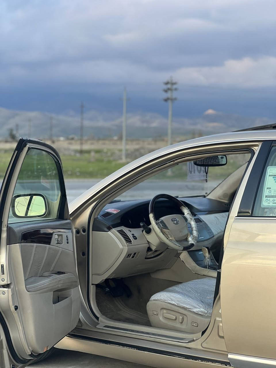 ‏Toyota avalon2010 خليجى limited📦🪬
🔸کۆشین ساردو گەرم 
🔸کوشین کارەبای سی مۆد خەزن
سیارە دوبی براوەی  لێزەرە✈️ 
🔸گيرومه كينه و ته بريد به شه رت 
🔸مه كينه ى به شه رت  دوکەڵ و بوخار 
🔸سەوتی دیجتەل بەشەرتە  تازە پێش پشتی توند کارە
هه موو گيانى كه پسه سه ياره كه 
پشت و پيشى كه پسه بى ئرباك 
سەقفی لەسەر کاڵبونەوە پەمپ کراوەتەوە بێ زەربەیە  
چوارتايه و ويلى لوكى له ژيره 
سه ياره كه به س ماشاءالله ى ده وى 
نرخ :   58 گەڵا و کەمیک مەجال
شوێن :   سەنگەسەر --  رانیە سەیارەکەکۆدی هەیە 
تکایە گەر مشتەری تیل بکە ***********   ڤایبەر ☎️ واتسئەپ.
