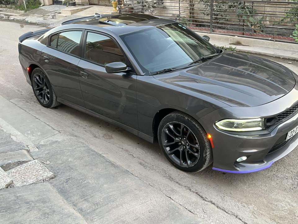 السلام عليكم ورحمة الله شباب جارجر 2018 فئة SXT فتحه رادار جانبي كشن كهرباء شاشه جبيره  تدفئة كشنات اماميه تدفئة مرايه حانبيه حساس خلفي السياره كشن كهرباء السياره كلين تايتل بارد بالجامبغ الامامي قريب على باب الصدر وبارد بالباب الخلفي بدون قطرة صبغ ولا ايرباك ولا سيرفس ولا اي عطل حجر صالنصه وكل نقص مابيه محدث دعاميات SRT وويل كب مال سكات السياره ماشيه فوك ال 100 الف ميل السيا ه بدون اي نقص رقم اربيل هزه وسنويه ورقم جديد باسمي شرط التحويل ما اسوي وكاله مكاني بغداد اليرموك سعرها 210 وبيه مجال بسيط حيل وهذا رقمي اي استفسار حاظر *********** واني الممنون
