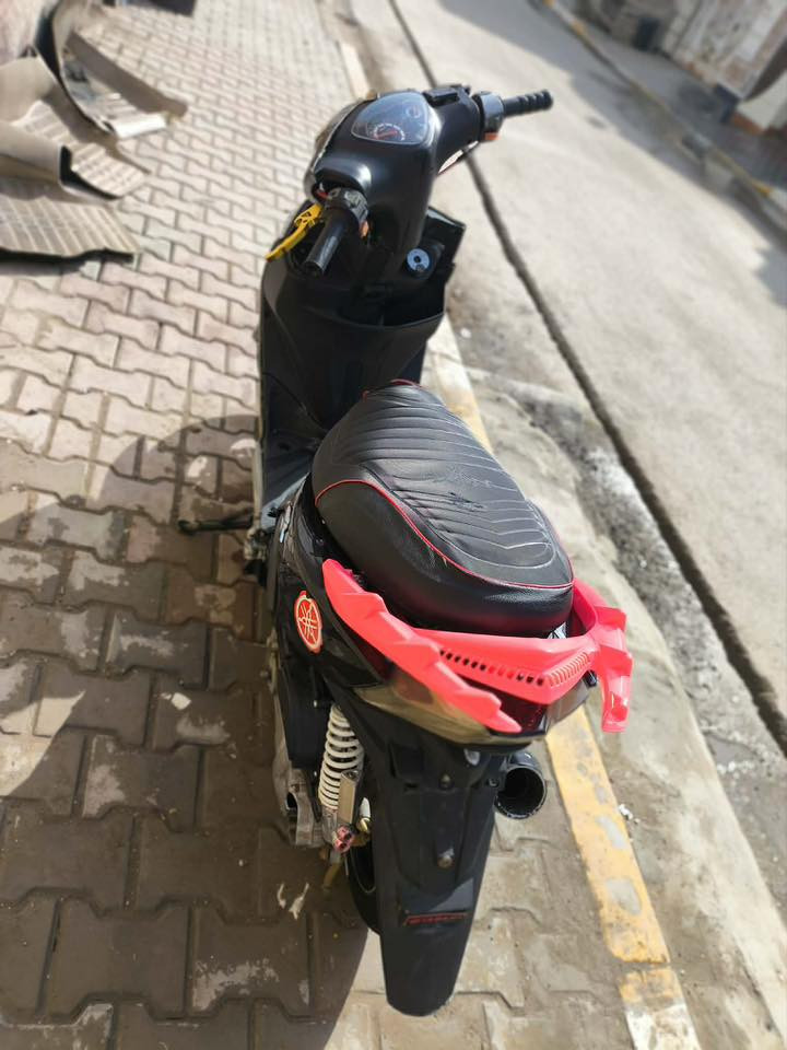 للبيع 
FS موديل ٢٠٢٠ 
دراجه حلوه ونضيفه بس كفراتها شويه تعبانه دراجه شلعتها حلوه والصالصنه الرياضيه شلتها شديت مالتها بلاديه الشراي يتصل او يراسل واتساب موجود ***********
