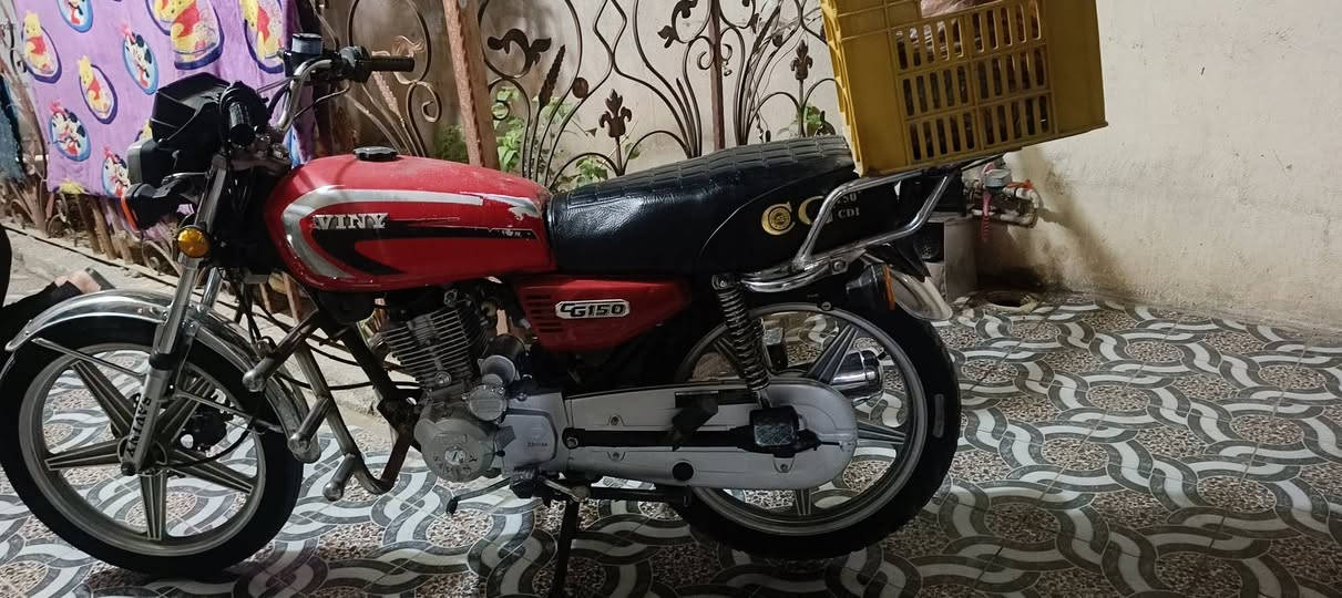 يا الله السلام عليكم دراجه سيفان نظيفه للبيع شغاله كل شيء ما بيها اي نقص ما بيهاا اريدها ب 350 وبيها مجال اي استفسار اتصال على هالرقم***********
