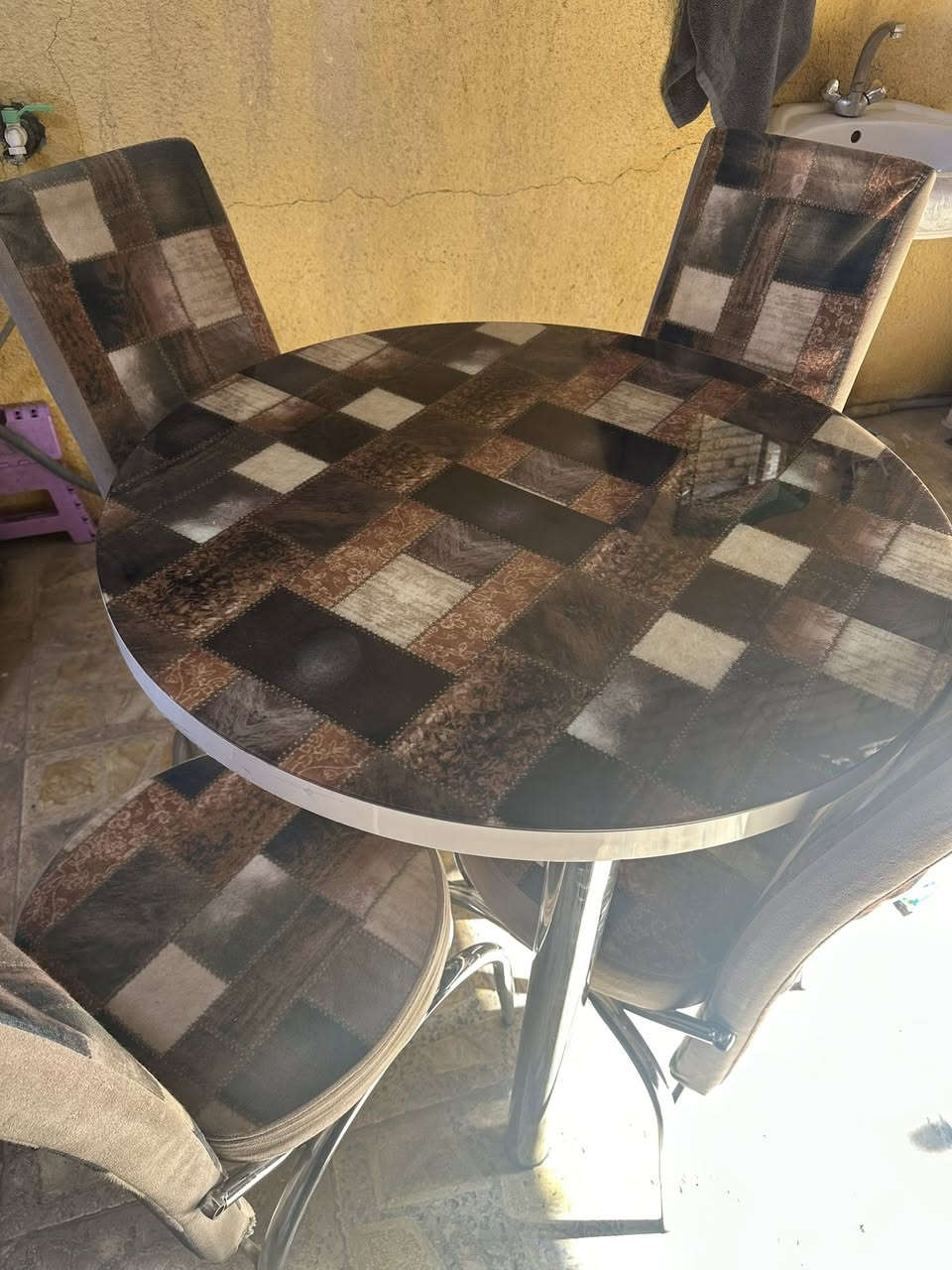 ميز طعام  4 كراسي زجاج سعر 75  الف مكاني مدينه الصدر


**إذا كنت صاحب هذا الإعلان وتريد حذفه لأي سبب، رجاءا أرسل رسالة إلى الدعم الفني**