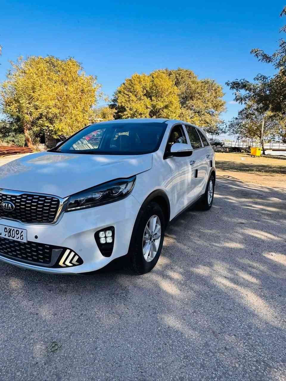 السلام عليكم كيا سورينتو 2019 امريكي رقم بغداد بأسمي 6 سلندر 7 راكب
السعر 185

حادثها جاملغ وبنيد 

مواصفات عاديه السياره جاهزه متخسر عليها ربع كير محرك مكفولات برغي ممفتوح بيهن شادلها منضومة زنون ب٥٠٠ الف شاشه ب٢٥٠ غرفتها نظافه 100% للاستفسار ***********
