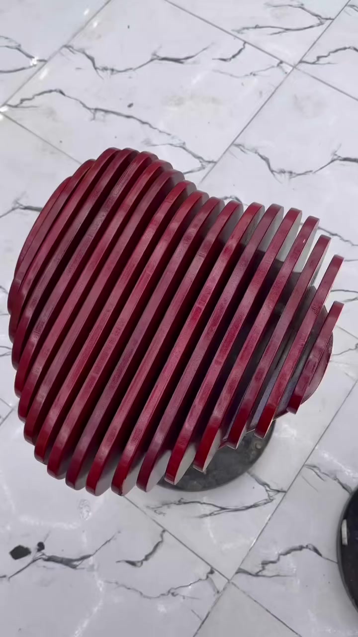 للبيع
قطعتين عل شكل قلب مصنوعه من الخشب بتصميم باراميترك دزاين 

#عيدالحب

للاستفسار 
***********
