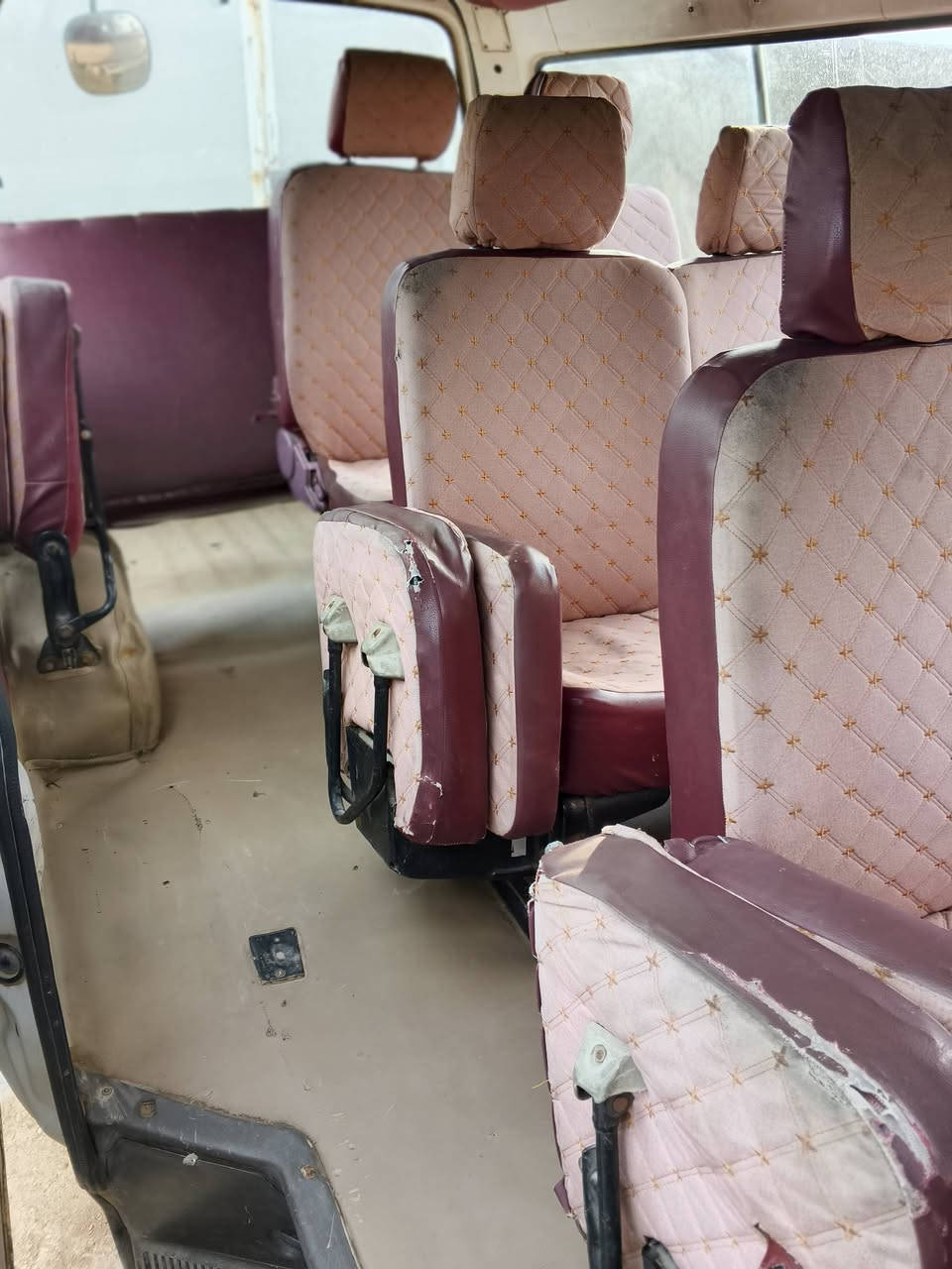 سلام عليكم فوتون Fللبيع موديل 2014رقمها واسط بأسمي تحويل ثاني يوم سياره حلوه ونضيفه وكاعده مكينه وكير مكفولات سياره احله من صوره مكفوله من كلشي سعرها 75وبيها مجال للستفسار ***********
