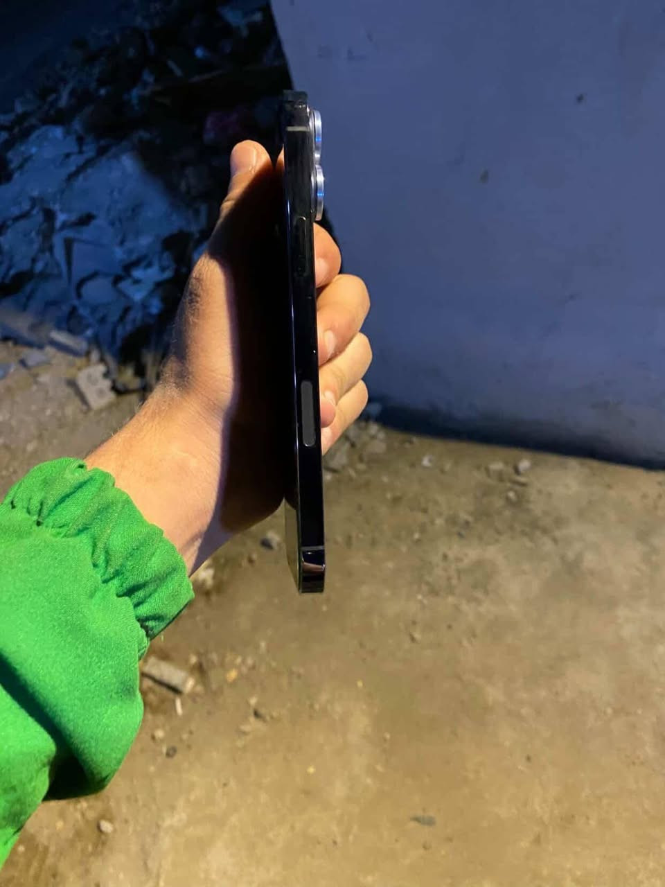 سلام عليكم جهاز مكفول كفاله عامه وين يعجبك نفحص ١٣ برو ماكس ذكره٢٥٦ بطاريه ٨٥ ممفتوح َوتر ***********
