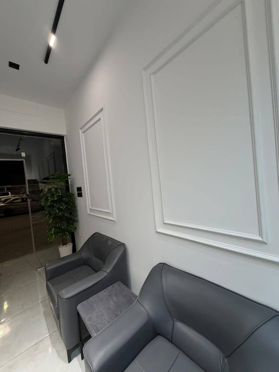 المحل للبيع 
ديكور مع أثاث 
اجاره 200 الف شهري 
الموقع 📍حي المعلمين مقابل المصرف الزراعي
للإستفسار  ***********
