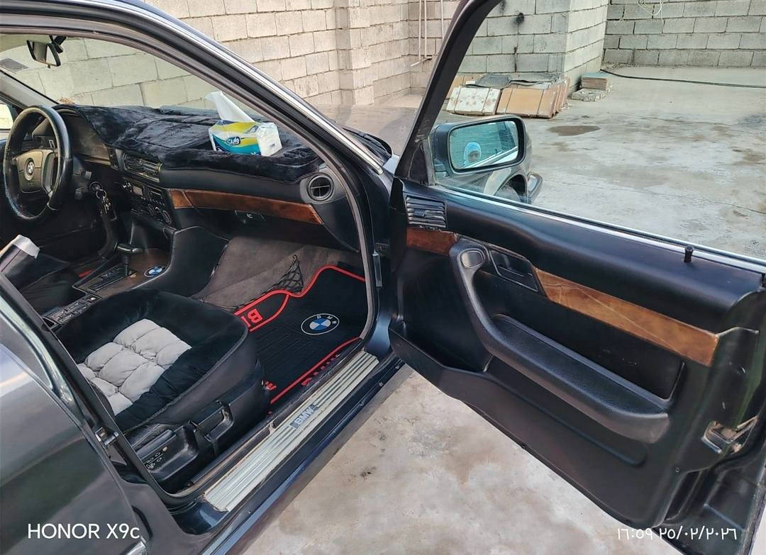 السلام عليكم
بيئم للبيع موديل94
حجم 525 محرك فانوص 
كير اتو
بجم عريض 
صدر امامي خلفي جديد 
سياره بسمي رقم انكليزي لغايه 30
سياره جاهزه مال جنايه 
سعره 55 
صلاخ الدين قضاءالعلم
موبايل***********
