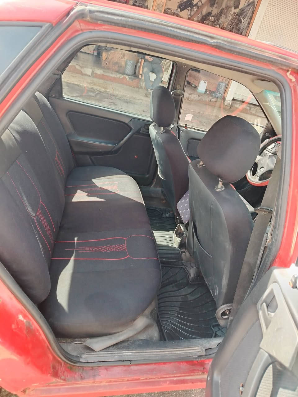 السلام عليكم....
اوبل فكترا جنطة حجم 18 المرغوب
 سيارة جاهزة
كهربائيات كلها شغالة قفل مركزي بصمة مع الصندوق سنويه جديده بااسمي رقم انكليزي جديد كاربون بانزين الكتروني شرط التحويل  سيارة كدام العين داخلها جديد خارجها واضح كدام العين السيارة موجودة بالسكر شارع المستوصف السعر 37 وبيها مجال
لتواصل اتصال على هذا الرقم ***********
