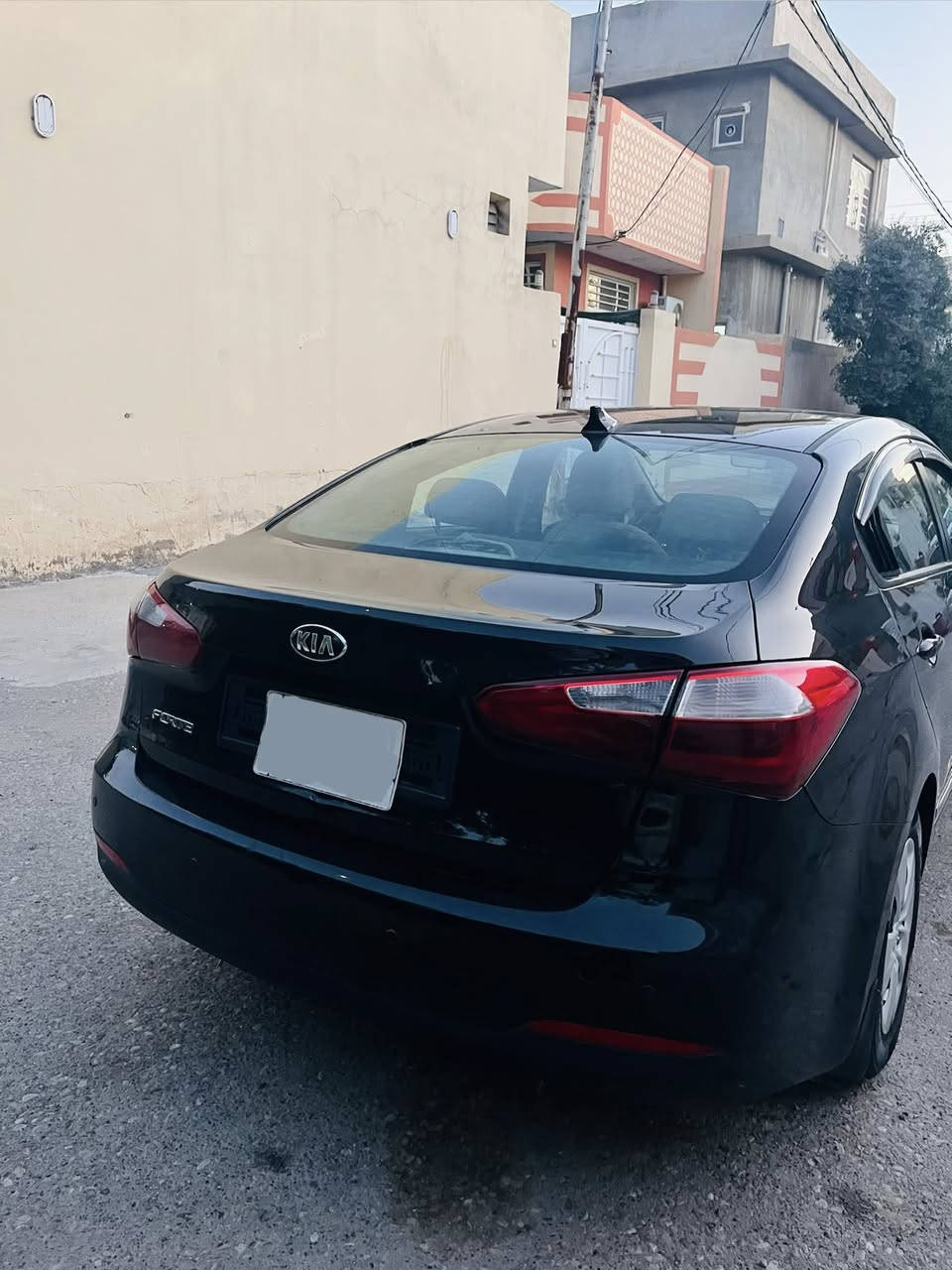 فورتي موديل :2016
رقم ديالى باسمي 
بيقا قطعتين تبديل بلاد مو تجاري 
وقطعتين صبغ فقط رش بدون اي ضرر 
مكينة السيارة بشرط لا تنقيص ولا تبخير 
الكير بشرط لا نضوح ولا مفتوح ولا اي شكال 
والكير AT والمكينة 1800cc دوش انسى الدوانز
مواصفات عادية نضام ECO وتحكم ستيرن شاشة اندرويد
صدر خير من الله 90% 
عليها تايرات جدد تخم كامل 
السيارة ماشية ١١٧ وقابل للزيادة 
السيارة نصبة وتراي ناعم تخبل وشادلها زنون 
مكان السيارة 📍ديالى بعقوبة 
سعر السيارة بـ(١٠٢) وبيها مجال بسيط 
وللاستفسار اكثر 
رقم الهاتف 
وتساب ***********
***********
