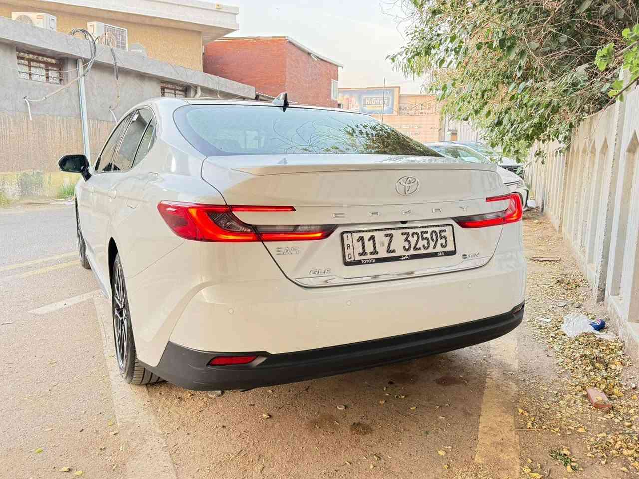 تويوتا كامريGLE   2025 ♻️
‏Toyota Camre   HEV 2025 ♻️هايبرد
عداد المسافه km
19500 الف
بلد المنشأ : خليجي SAS تحت الضمان
سعة المحرك 2,5L هجين
مقاعد جلد + كهرباء + تبريد 
شاحن موبايل اصلي (وايرلس)
رادارات جانبيه
لد امامي ليلي ونهاري
لايت زينون LED + بك لايت LED
اشاره مرايه 
مفتاح التشغيل بصمة + دخول ذكي +صندوك بصمه
شاشه الحجم الكبير
أوضاع القيادة  Drive Mode
حساسات ضغط اطارات
تبريد شاشة مناخين منفصلين 
قطعتين تبريد
هاند بريك كهرباء 
كروس سرعه
‏ Auto Hold  أوتو هولد 
انظمه القياده :سبورت ،نورمال،eco
فقط بارد  بسيط بالجاملغ الخلفي وحافه الباب وموضح بالصوره + فديو
السعر 28.000$ وبيها مجال 
الموقع بغداد حي الجامعه 
رقم الهاتف ***********

