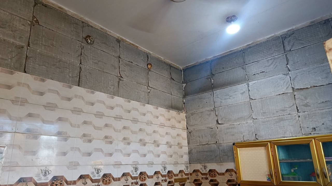 بيت للبيع مساحه 230 مطعم العزائم الرقم و الاستفسار ***********
