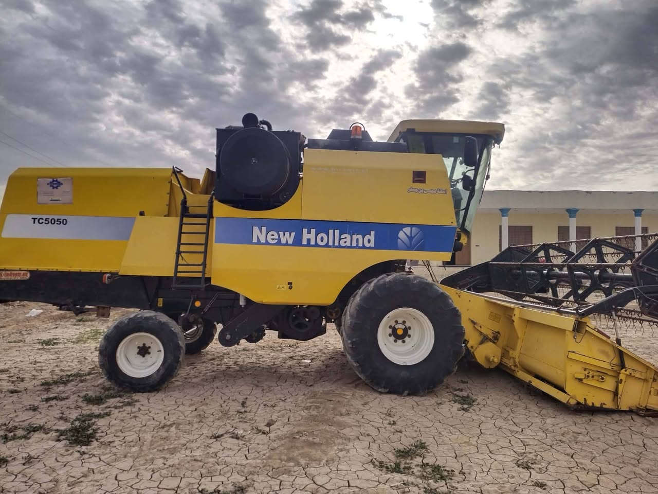 سلام عليكم حاصودة 2014 هدرو 5050 خير من الله مكفولا كفالة مكان ميسان كميت رقم ***********
