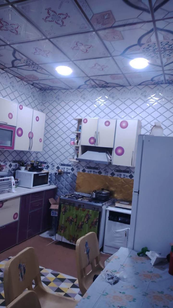 سلام عليكم  
يوجد بيت للبيع وقف شيعي في ابي الخصيب طريقالوسطي شارع قمربني هاشم مساحت البيت 100 متره يحتوي علي غرفتين وديوانيه وهول ومطبخ وهول حمام داخلي وخارجي ومنور كراج
عرض الشارع 8 متر 
 
السعر 40 وبي مجال البصرة, العراق


**إذا كنت صاحب هذا الإعلان وتريد حذفه لأي سبب، رجاءا أرسل رسالة إلى الدعم الفني**