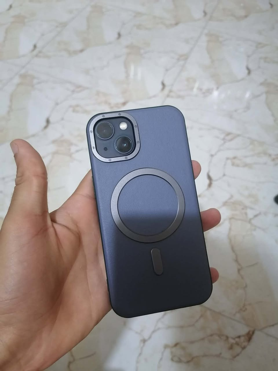 ايفون 13 عادي للبيع iphone 13
النظافة: لون اسود أخو الجديد
 النسخة: الشريحتين سيم كارت بنفس الوقت
 المساحة: 128 جيجابايت.
 البطارية: 95% أصلية.
 الملحقات: كفر+لاسق حمايه اصلي+فلتر صوت من الأتربه.
كل هاي المواصفات وجهاز شوفت عينكم نظيف وهم تفحصه تتأكد يلا تاخذه واني الممنون 
سعره 450 وبي مجال بسيط مكاني بعقوبه الرحمه 
اي استفسار خاص او واتساب 
***********
