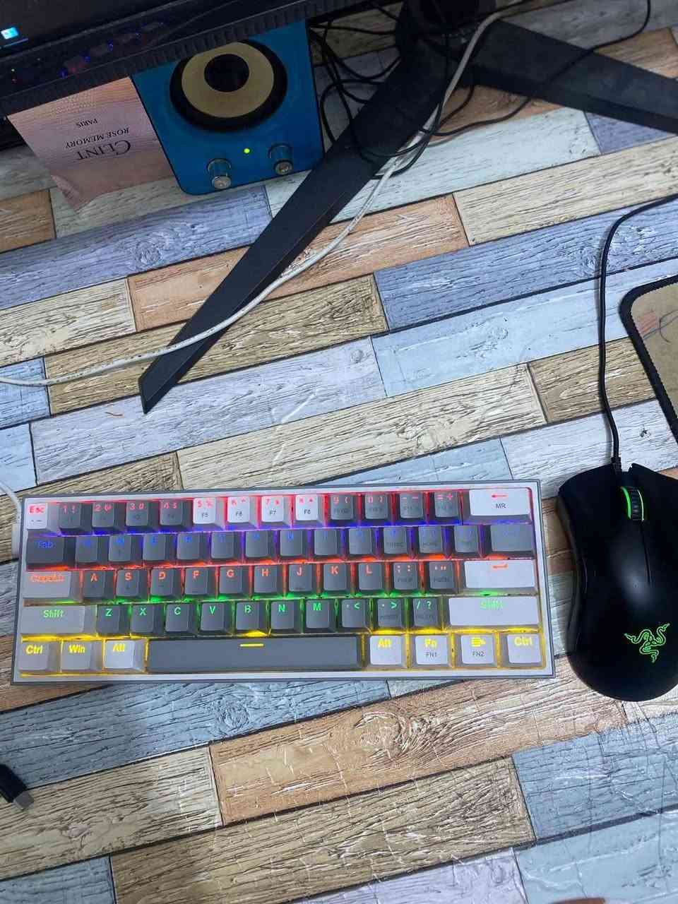 CPU : Intel Core i5-9400F
GPU : RTX 2060 6GB

RAM : 16GB Dual Channel 2667MHz

Motherboard : MSI H310M PRO-VH PLUS

Power supply : Thermaltake Litepower 550w

​(SSD): Kingston 120GB

​(HDD): Western Digital (WD Blue) 1TB

Redragon K617-R Fizz Rainbow

Razer DeathAdder Essential
 
سعر 625 بيها مجال مكاني نجف


**إذا كنت صاحب هذا الإعلان وتريد حذفه لأي سبب، رجاءا أرسل رسالة إلى الدعم الفني**