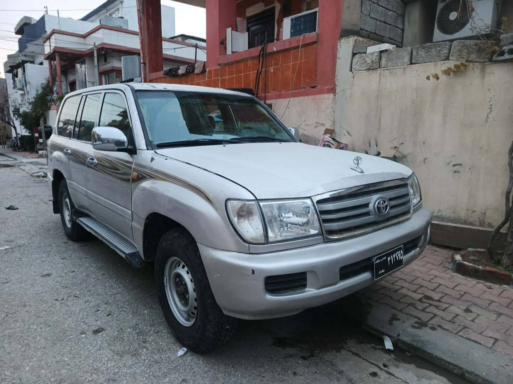 بە ناوی خوای گە ورە و مهرە بان 

مۆنیکا    مۆدێل    2003   گراین   شە فت

کتابی  مزایدە ی  لە گە ڵایە بە شە رت

مە کینە  بیلاد  بانزین  تازە   تە شفیت کراوە

گێڕو  مە کینە و  کارە  بای   ئە کسل  بە شە رت

گێچ و  کامل  ئە شیای  تە برید و  برێک و

ئایپات و 4  بە رە دە رگای لۆک و داژبڵ بە رز

ئە کسل و  گارد ن و  شانسی و هە موگیانی بە شە رت

پێشتر  درع  بووە درعی دە رکراوە  لێدراوی هیچ نییە

بڕاوە و موس و  سە قف و  شانی  بە شە رت ماڵی دۆستە

بای  68  گە ڵاو  مە عامە لە یە  *********** سلێمانی
