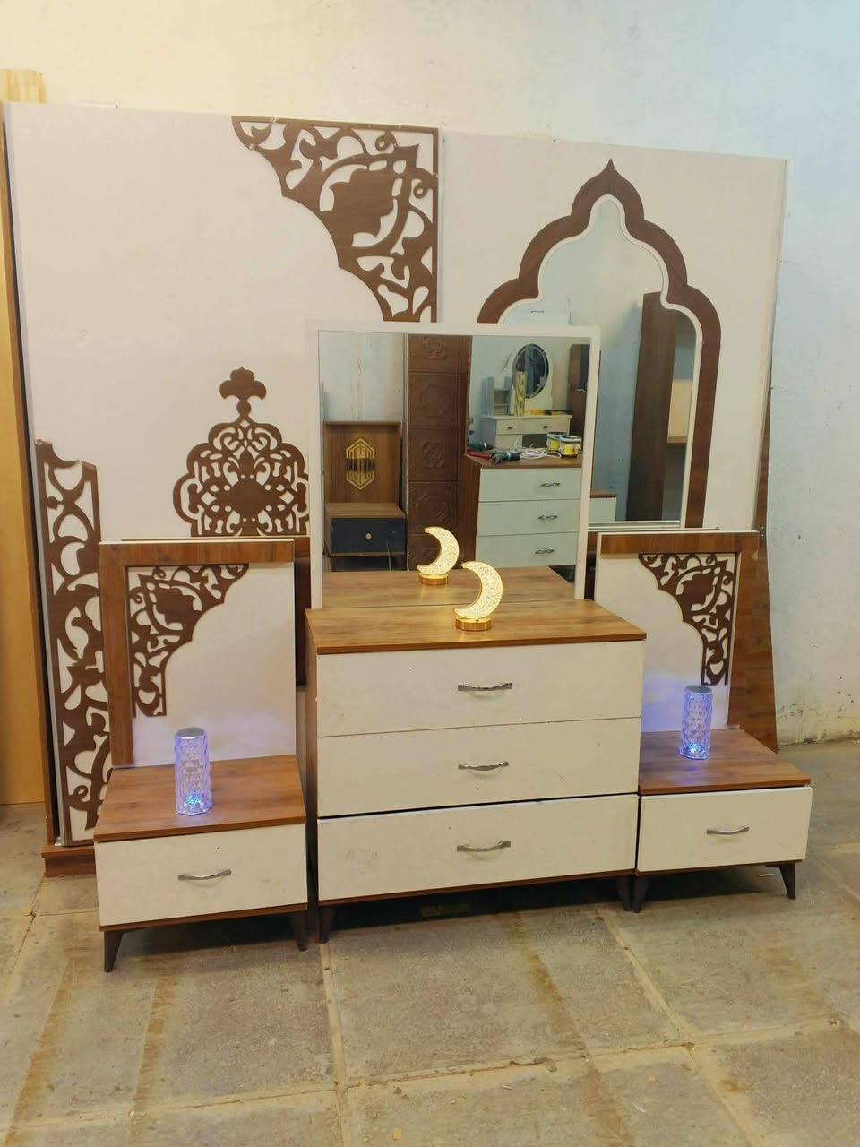 غرفه تركي نظيفه.اخت الجديده.السعر 375مع شد ونقل الحجز واتس***********
