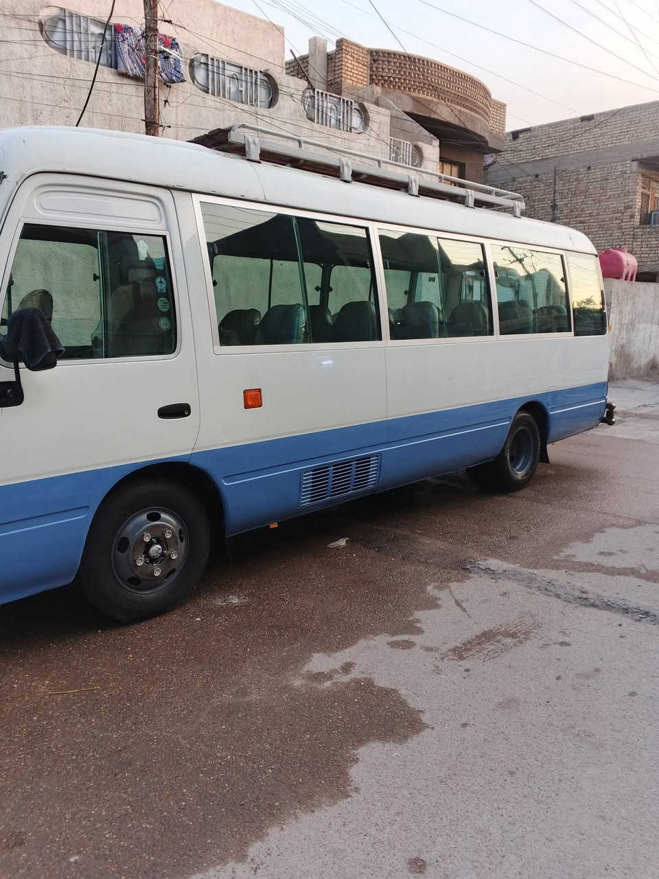 السلام عليكم كوستر تويوتا موديل 9 البيع مكان بغداد السعر 240$بيه صغ بل زرق جماليه باسمي تحويل ثاني يوم بيه مجال ***********
