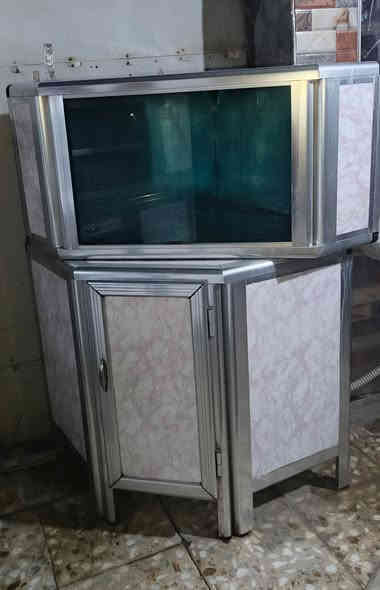 كاونتر 6 قطع السعر 250 وبيه مجال العنوان محاويل *********** يرهم مراوس ب بلازما او مكيف او سبلت محترك
