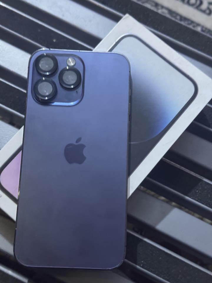 14 برو ماكس
ذاكره 256 بطاريه 84 

جهاز مطابق شرق اوسط 

مبدل فقط شاشه اصليه 

680 الف بدون عمله رجاء الجهاز متوازي على بيعته 

***********
