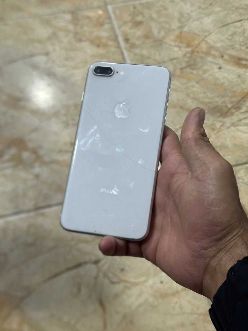 سلام عليكم ايفون 8 جهاز نضيف كلش مامبدل بي شي بطارية 76 الذاكرة 64 هذا رقمي واتساب *********** سعر خاص
